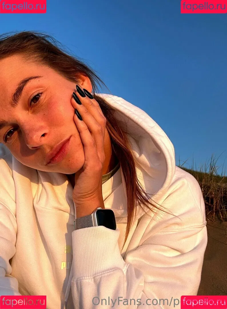 poly_luna Onlyfans Photo Gallery 