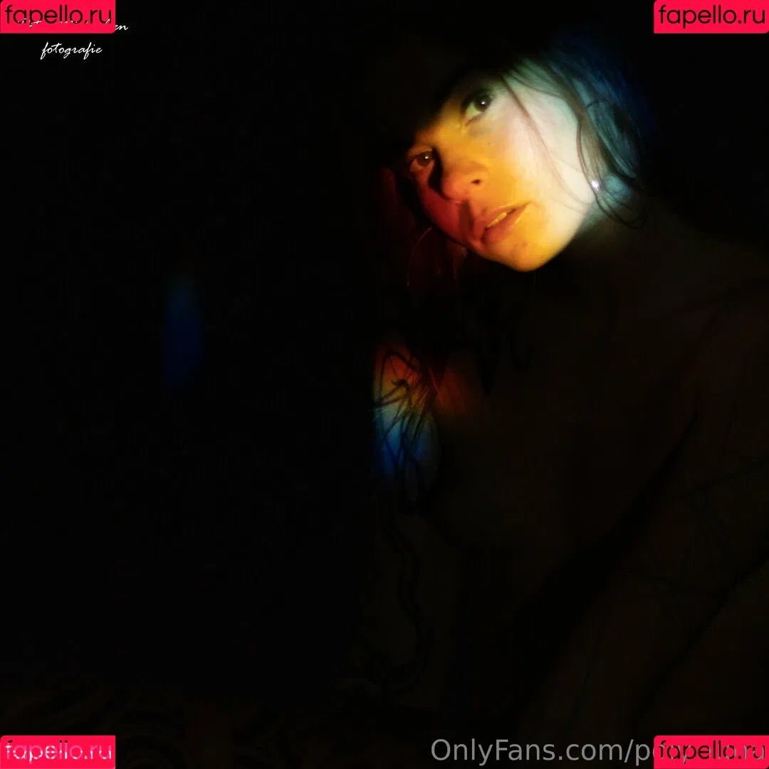 poly_luna Onlyfans Photo Gallery 