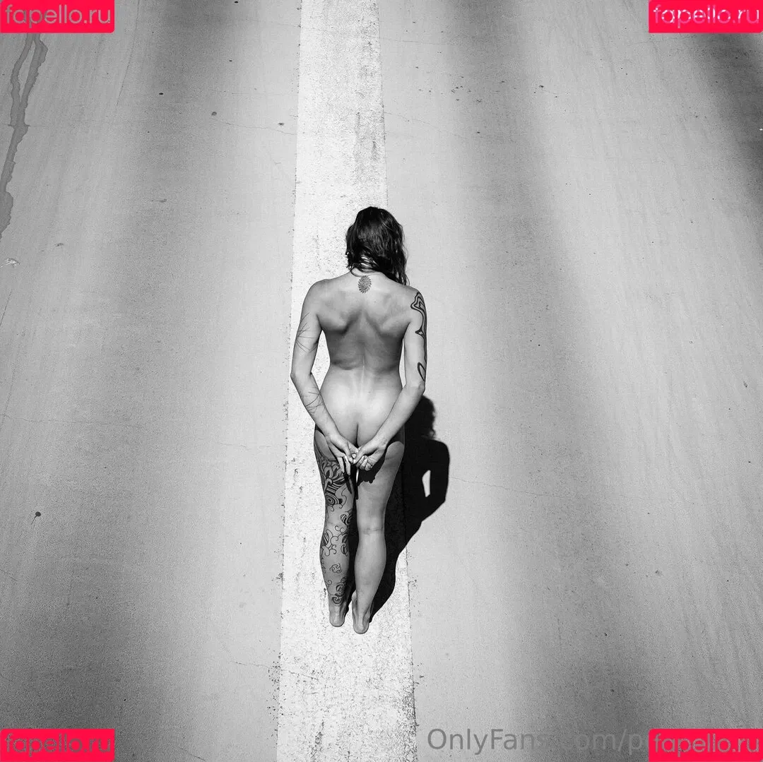 poly_luna Onlyfans Photo Gallery 