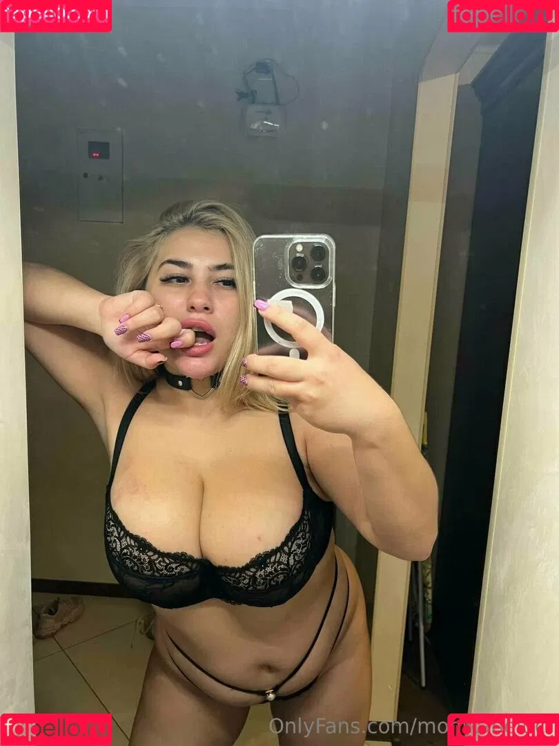 monikabeluci Onlyfans Photo Gallery 