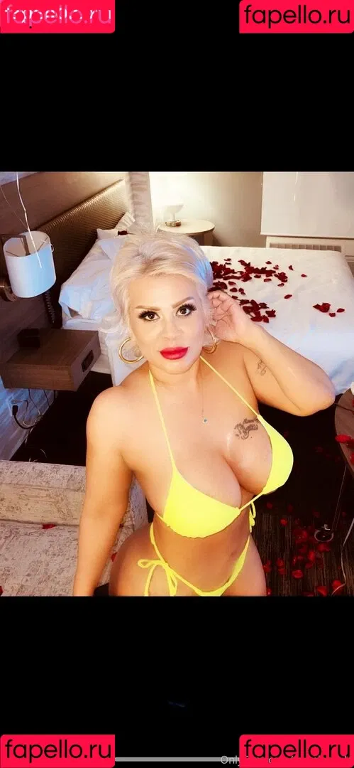 Myralachula Onlyfans Photo Gallery 