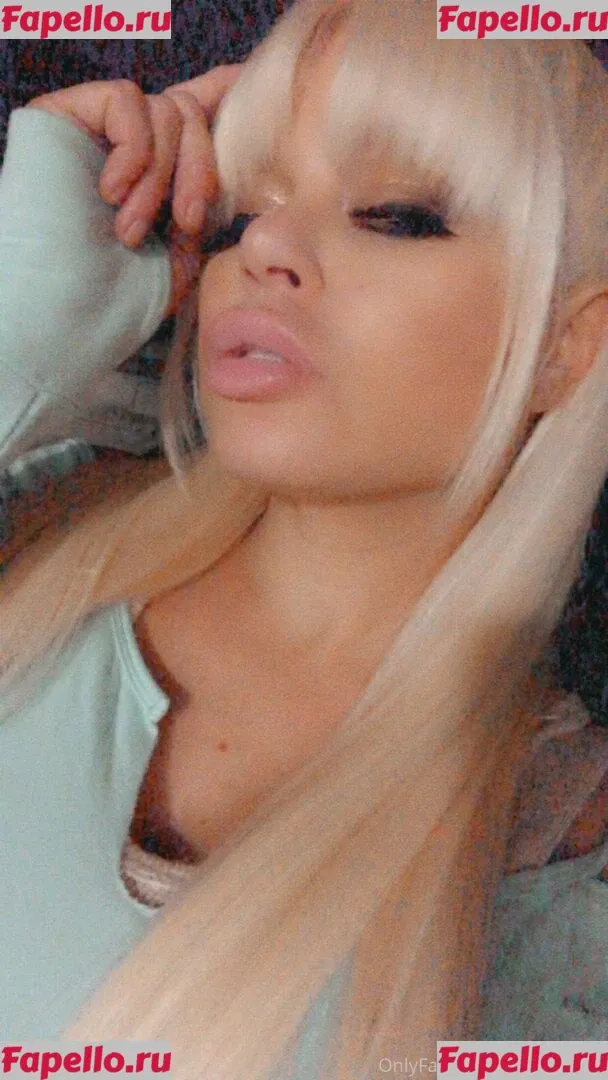 nikkidelano Onlyfans Photo Gallery 