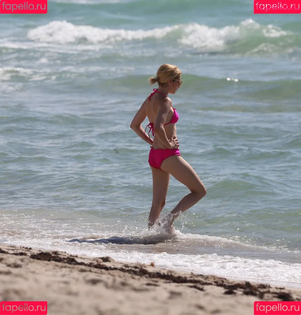 Emma Roberts Onlyfans Photo Gallery 