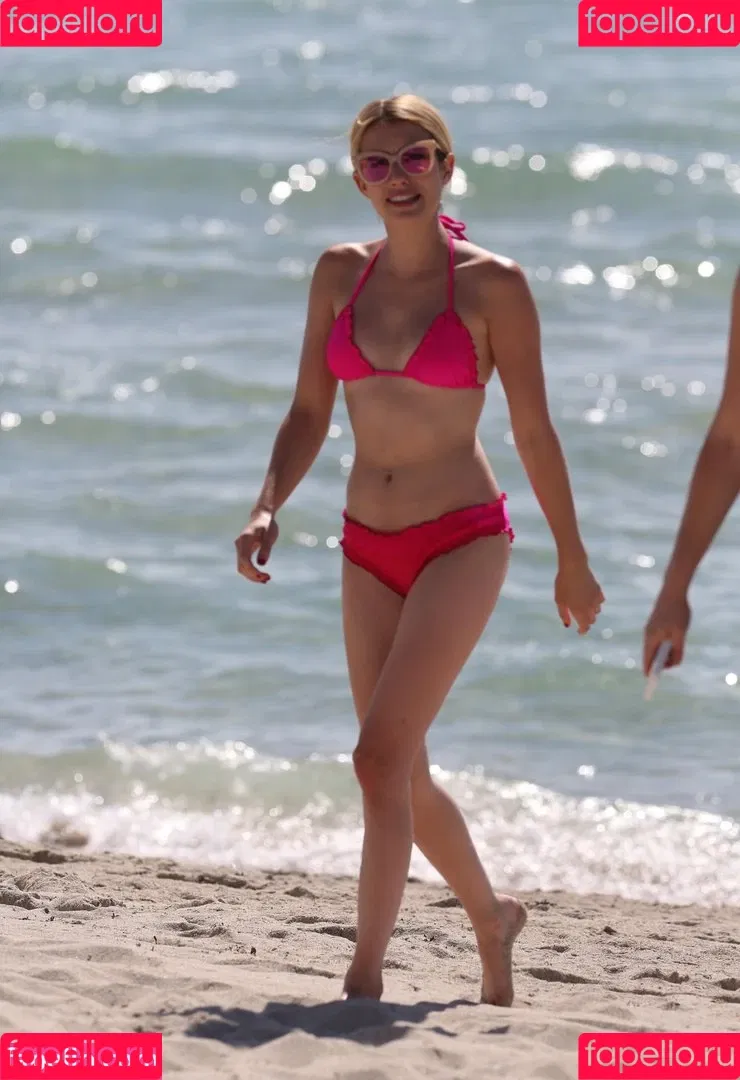 Emma Roberts Onlyfans Photo Gallery 