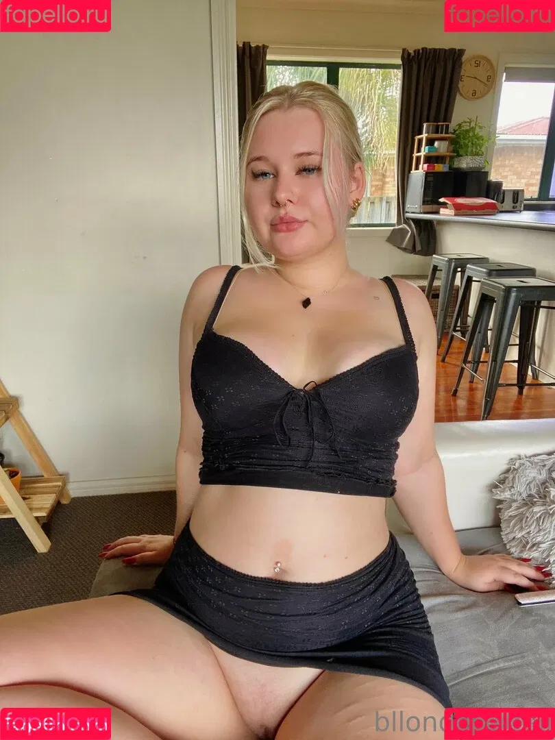 bllondeangell Onlyfans Photo Gallery 