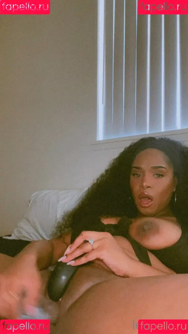 leilablake Onlyfans Photo Gallery 