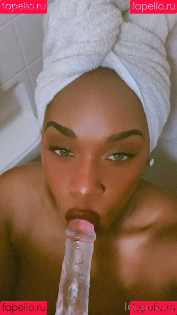 leilablake Onlyfans Photo Gallery 