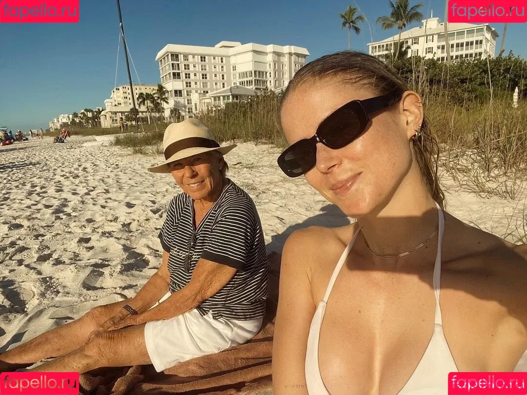 Erin Moriarty Onlyfans Photo Gallery 