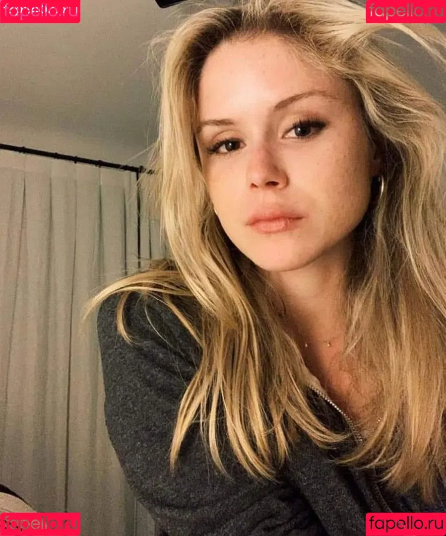 Erin Moriarty Onlyfans Photo Gallery 