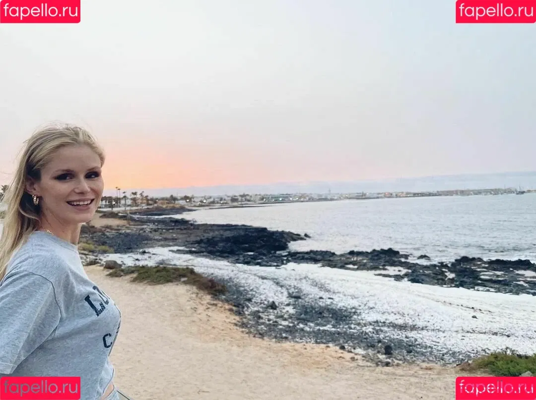 Erin Moriarty Onlyfans Photo Gallery 