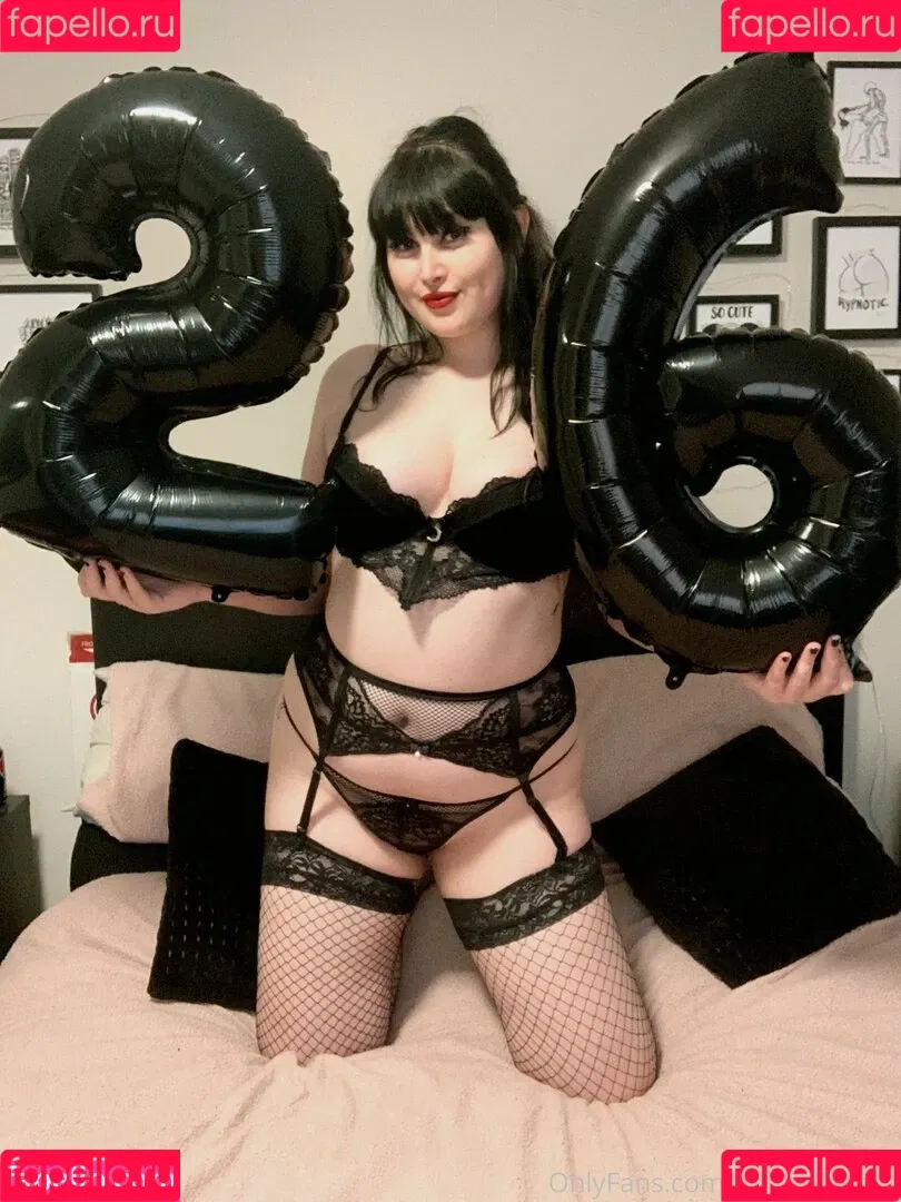 gothiccpeach Onlyfans Photo Gallery 