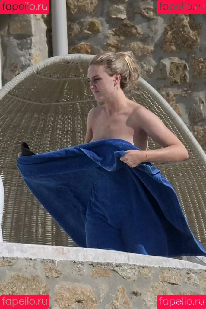 Perrie Edwards Onlyfans Photo Gallery 