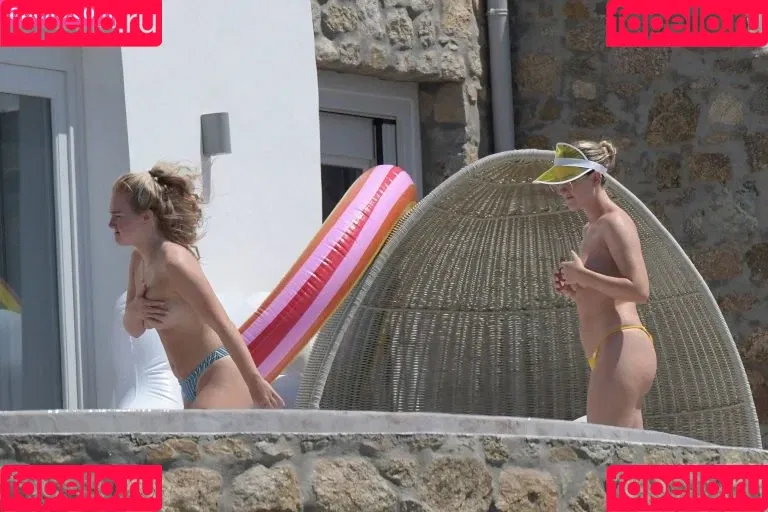 Perrie Edwards Onlyfans Photo Gallery 