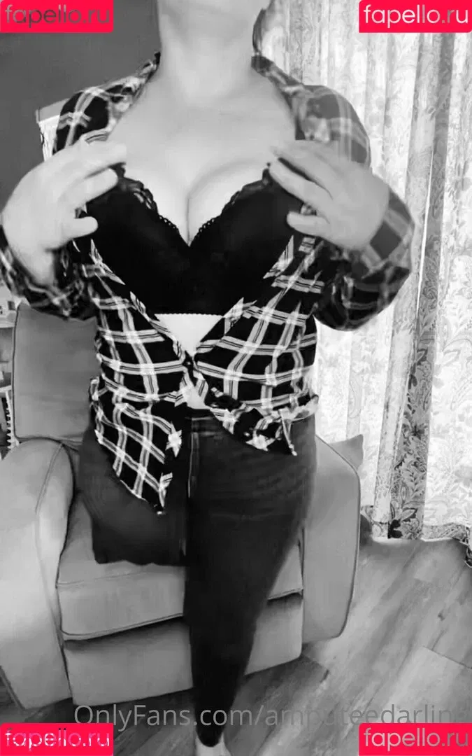 amputeedarling Onlyfans Photo Gallery 