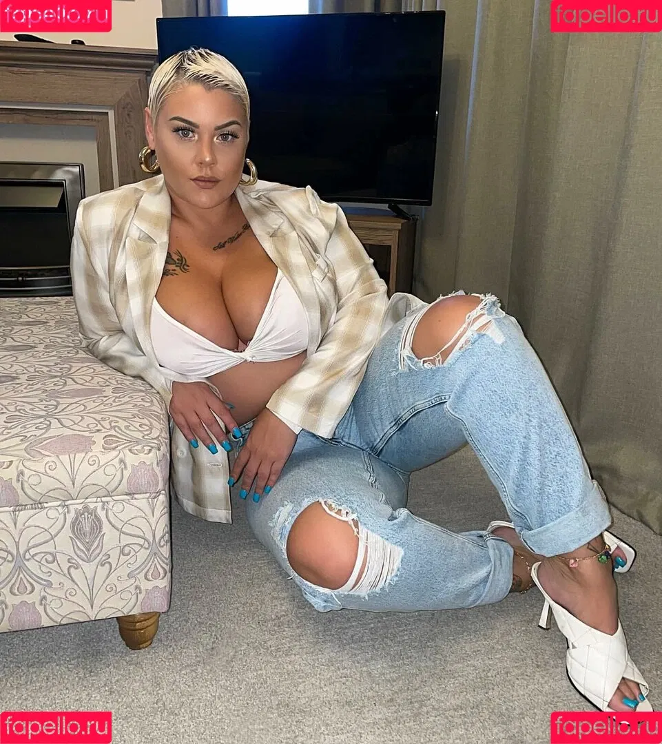 Peaches Onlyfans Photo Gallery 