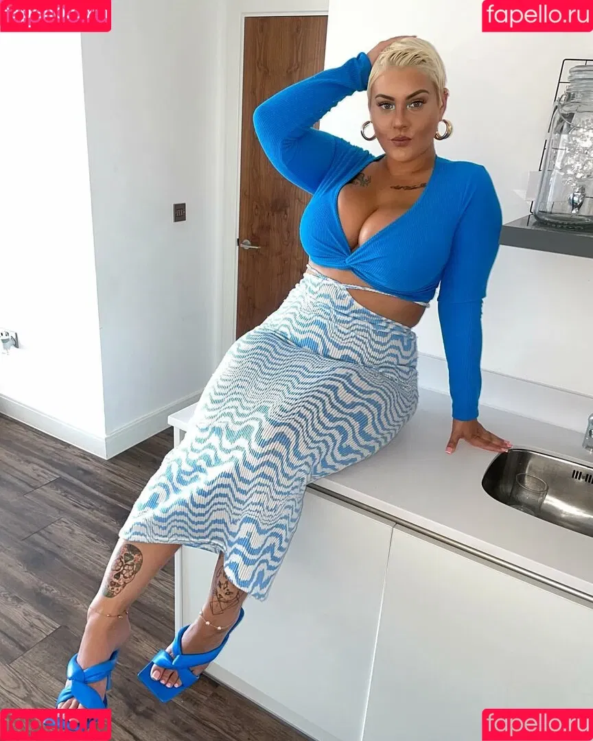 Peaches Onlyfans Photo Gallery 