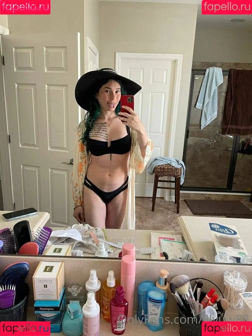 lilyuw88 Onlyfans Photo Gallery 