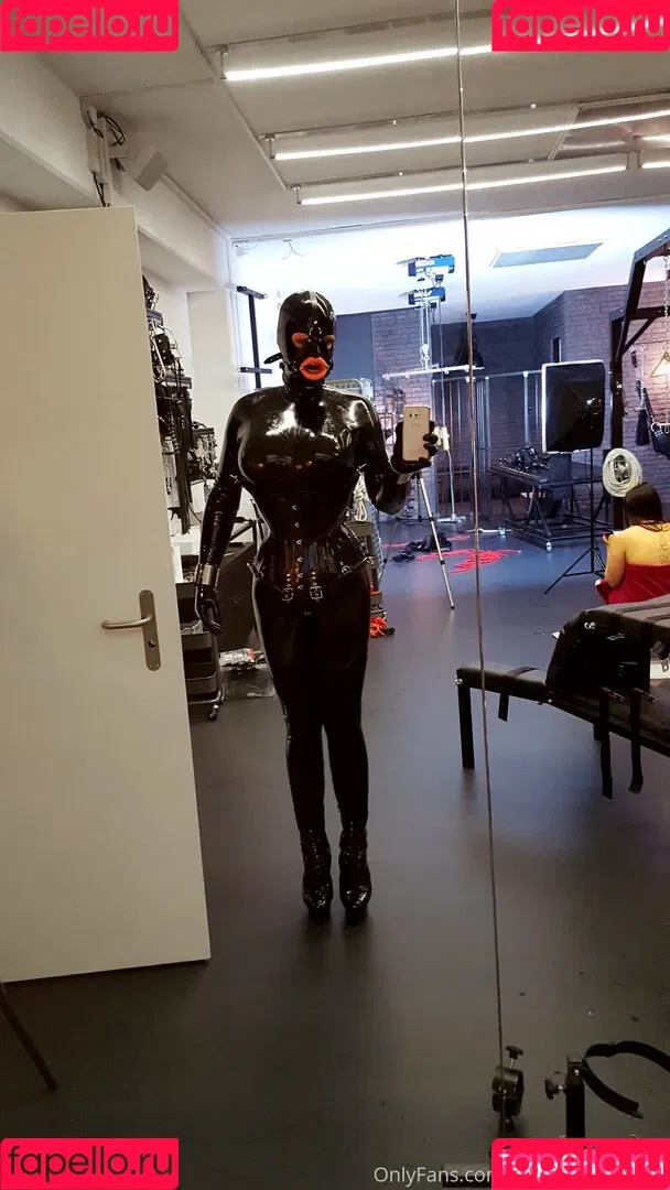 rubberdollemma Onlyfans Photo Gallery 