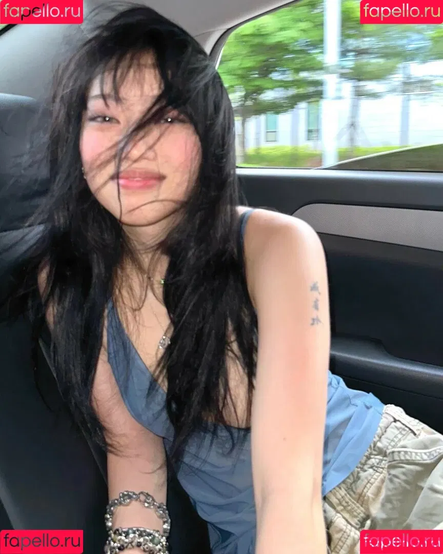Yujin Onlyfans Photo Gallery 