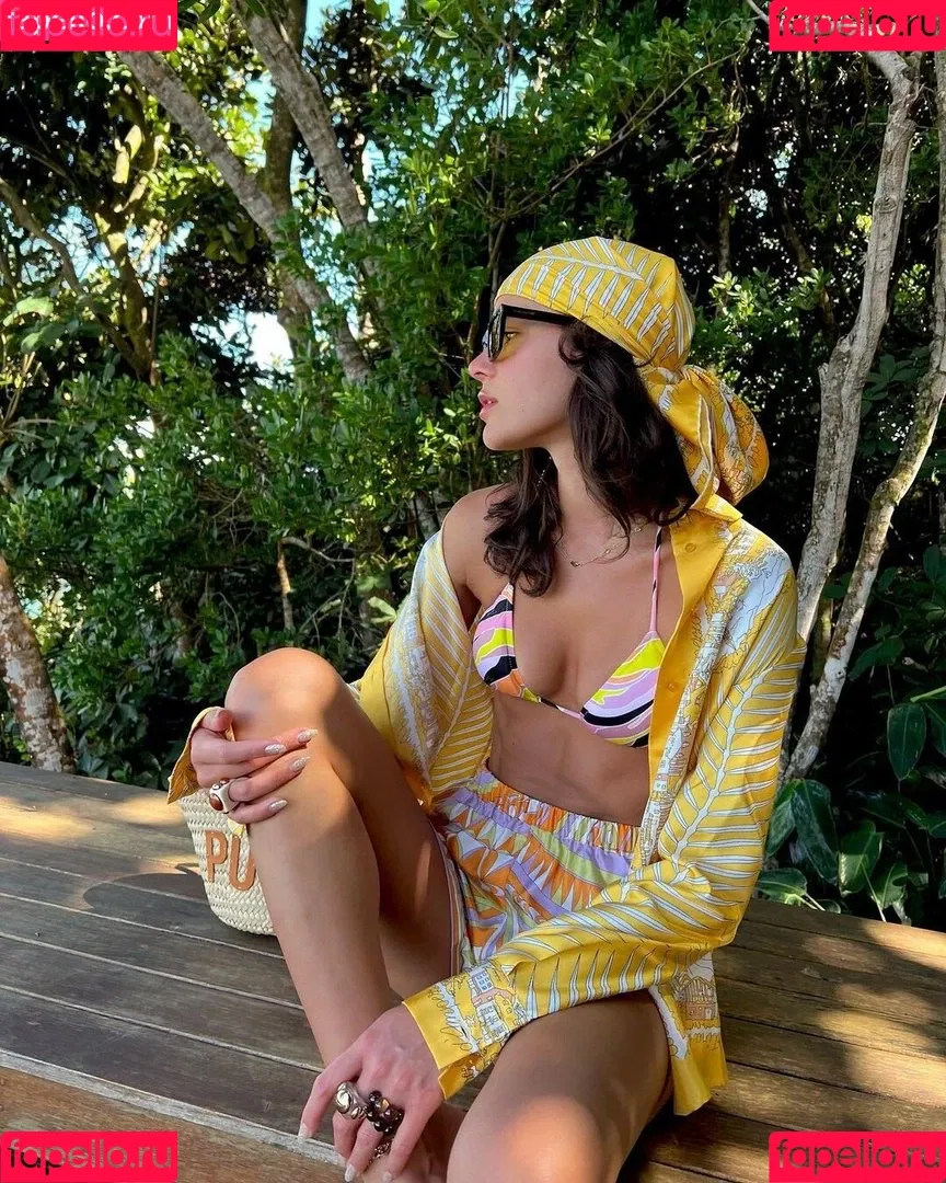 Bruna Marquezine Onlyfans Photo Gallery 