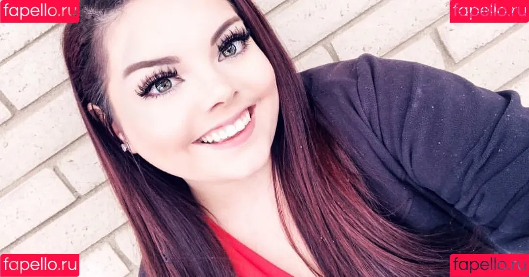 Lilly Zamora Onlyfans Photo Gallery 