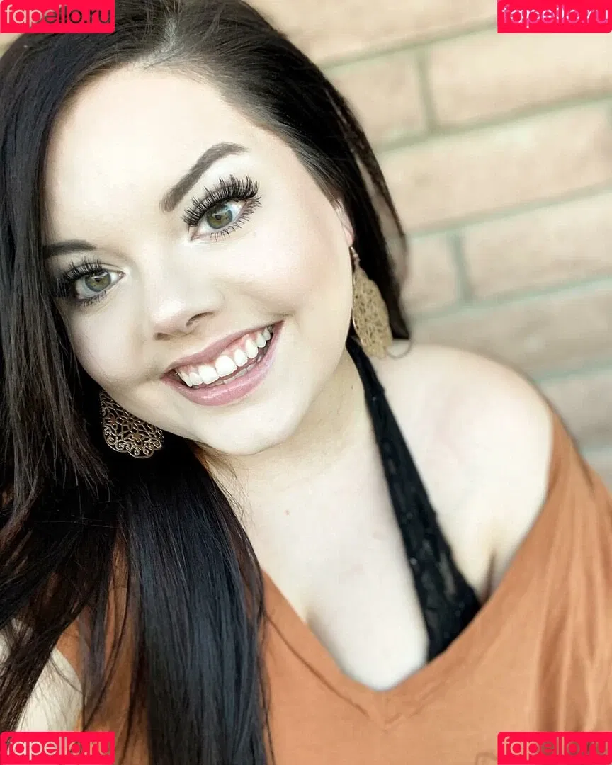 Lilly Zamora Onlyfans Photo Gallery 