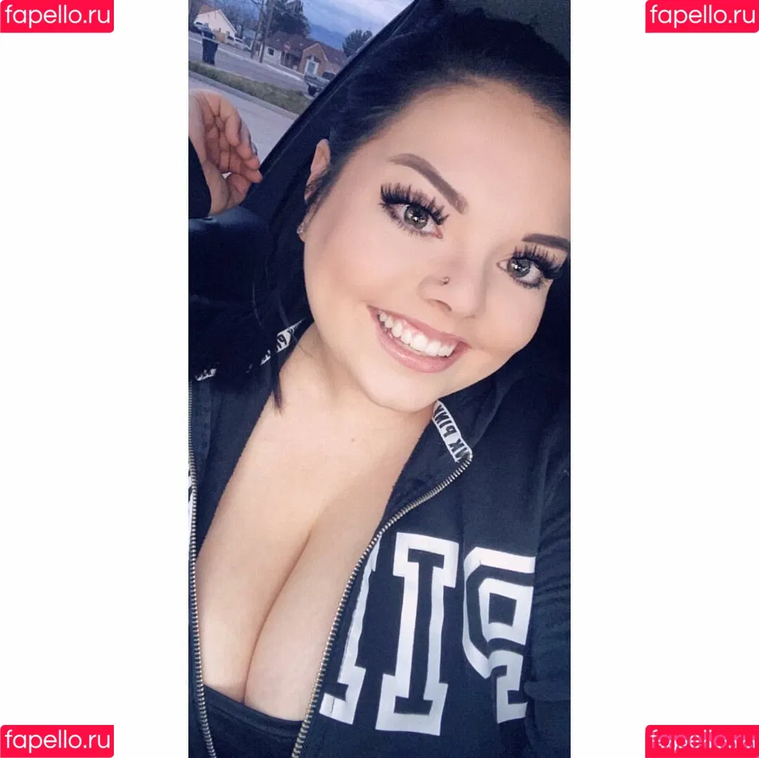 Lilly Zamora Onlyfans Photo Gallery 