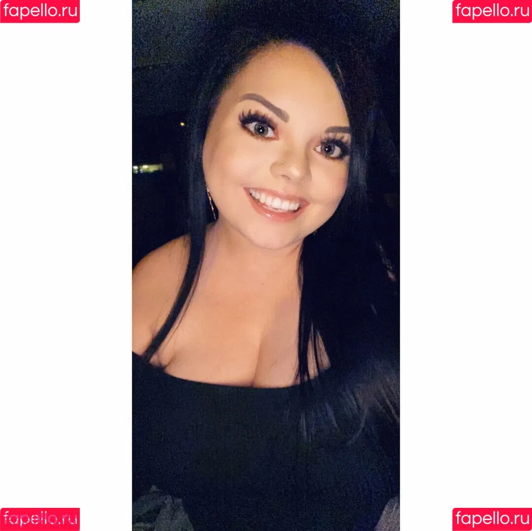 Lilly Zamora Onlyfans Photo Gallery 