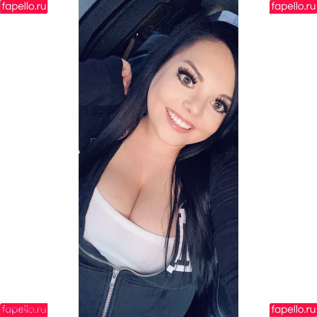 Lilly Zamora Onlyfans Photo Gallery 