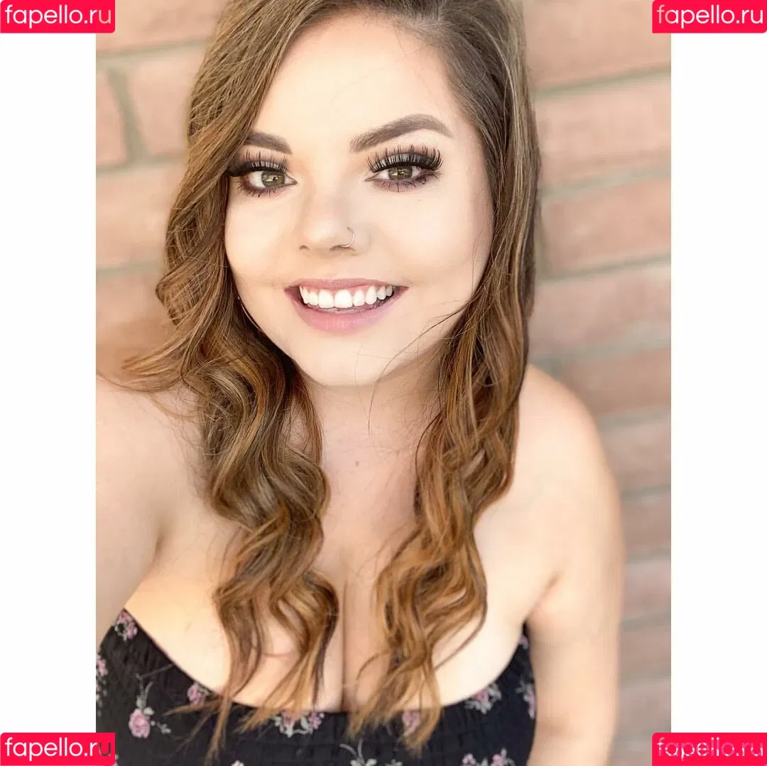 Lilly Zamora Onlyfans Photo Gallery 