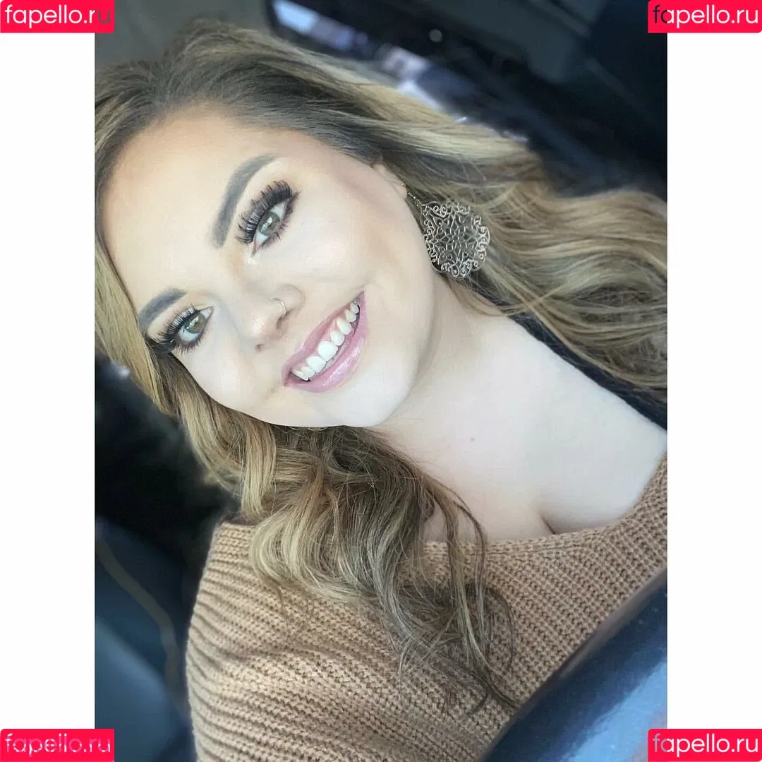 Lilly Zamora Onlyfans Photo Gallery 
