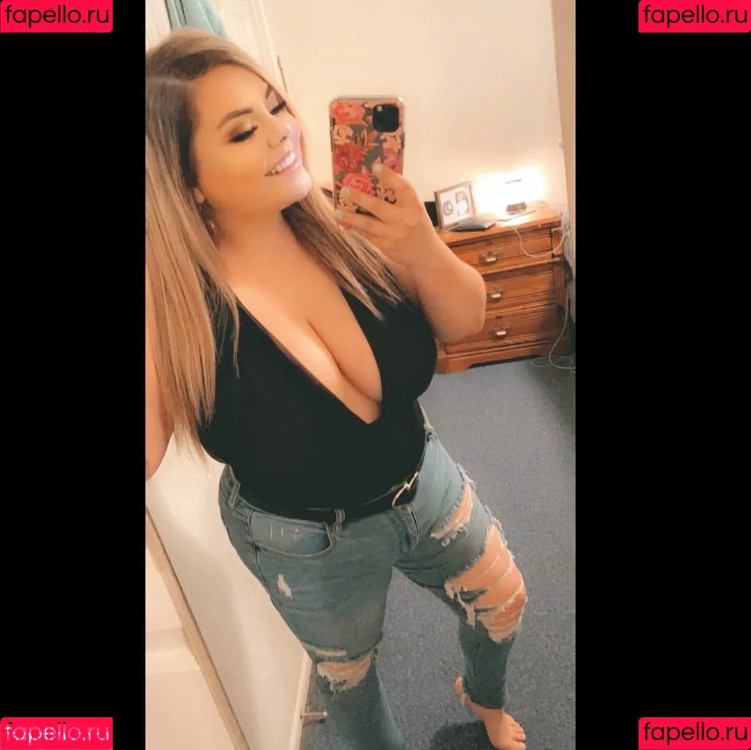 Lilly Zamora Onlyfans Photo Gallery 