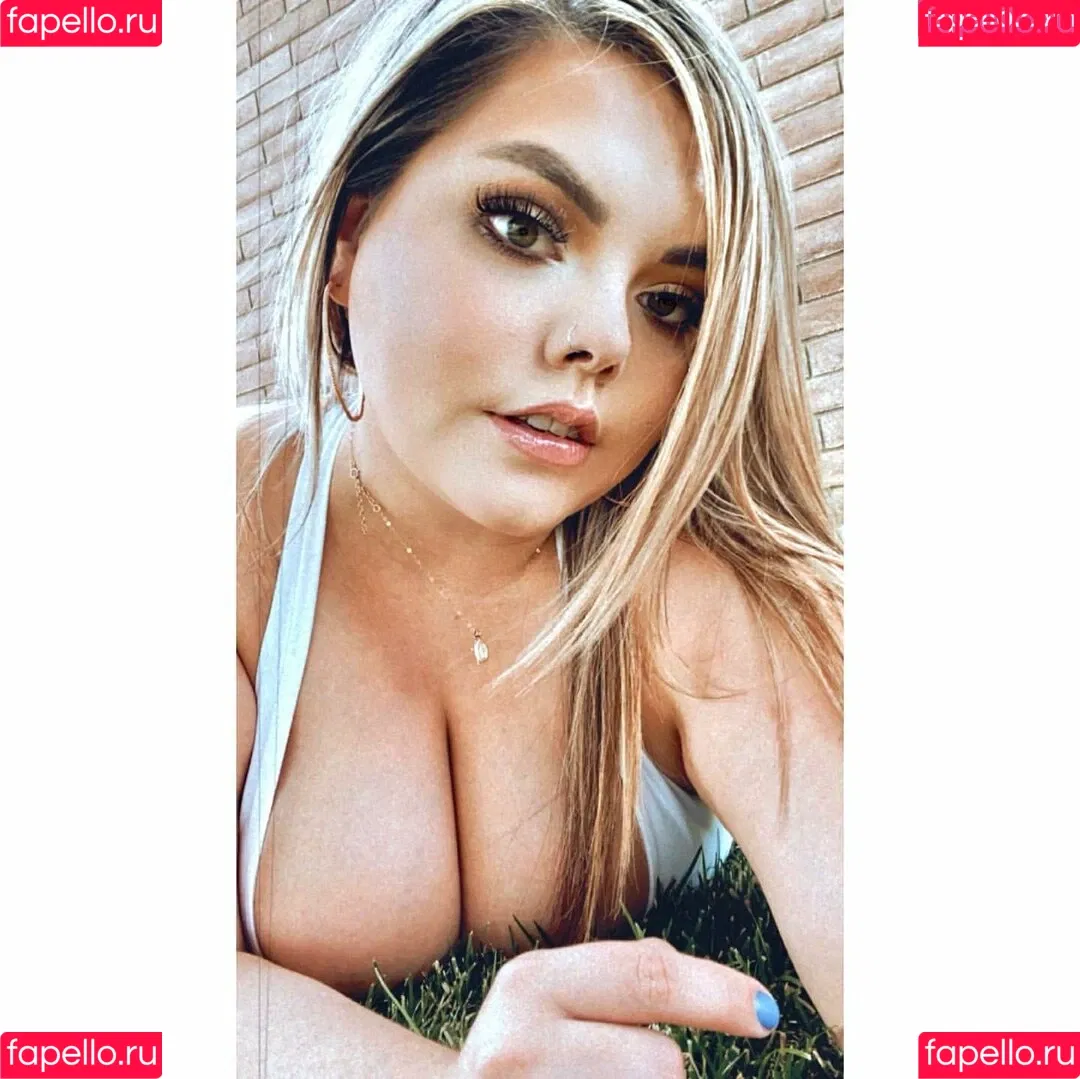 Lilly Zamora Onlyfans Photo Gallery 