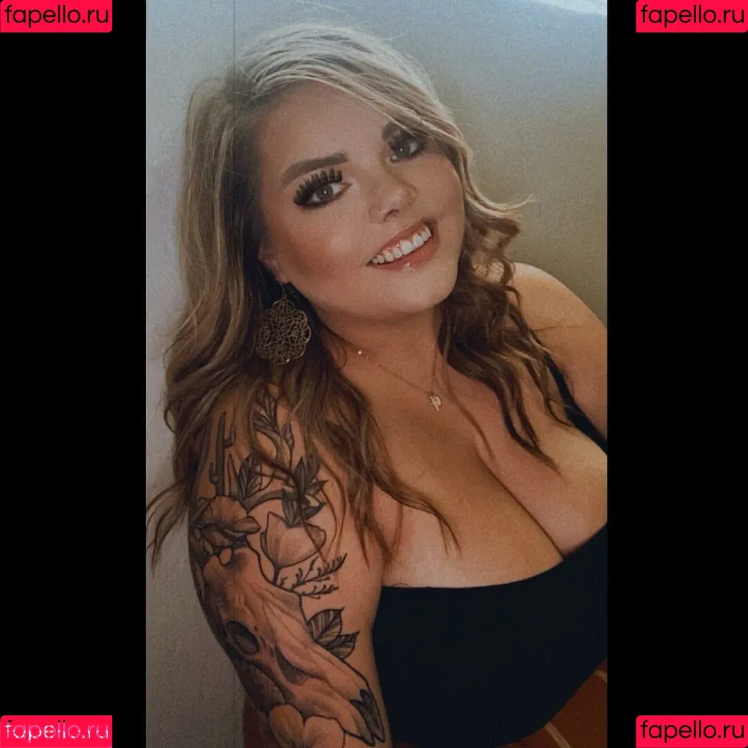 Lilly Zamora Onlyfans Photo Gallery 
