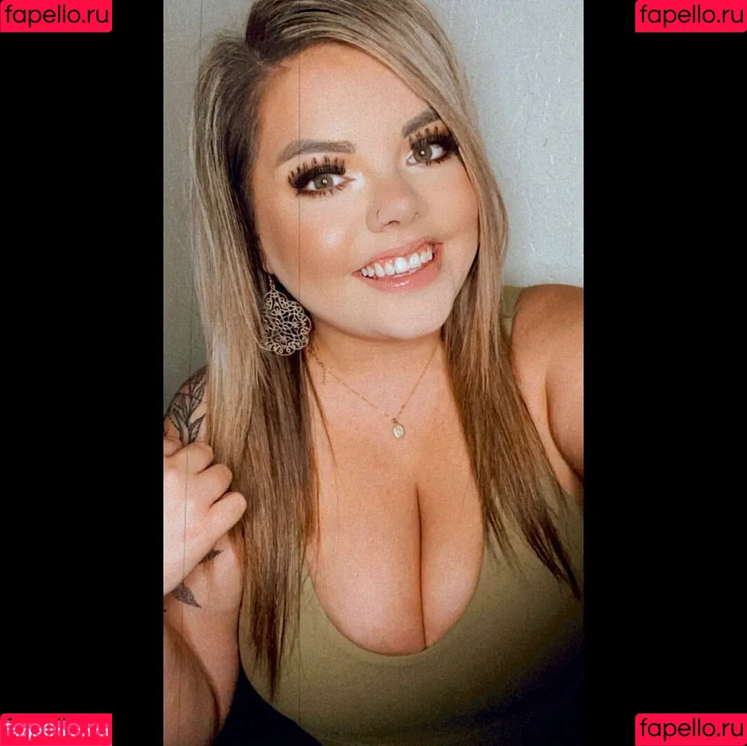 Lilly Zamora Onlyfans Photo Gallery 