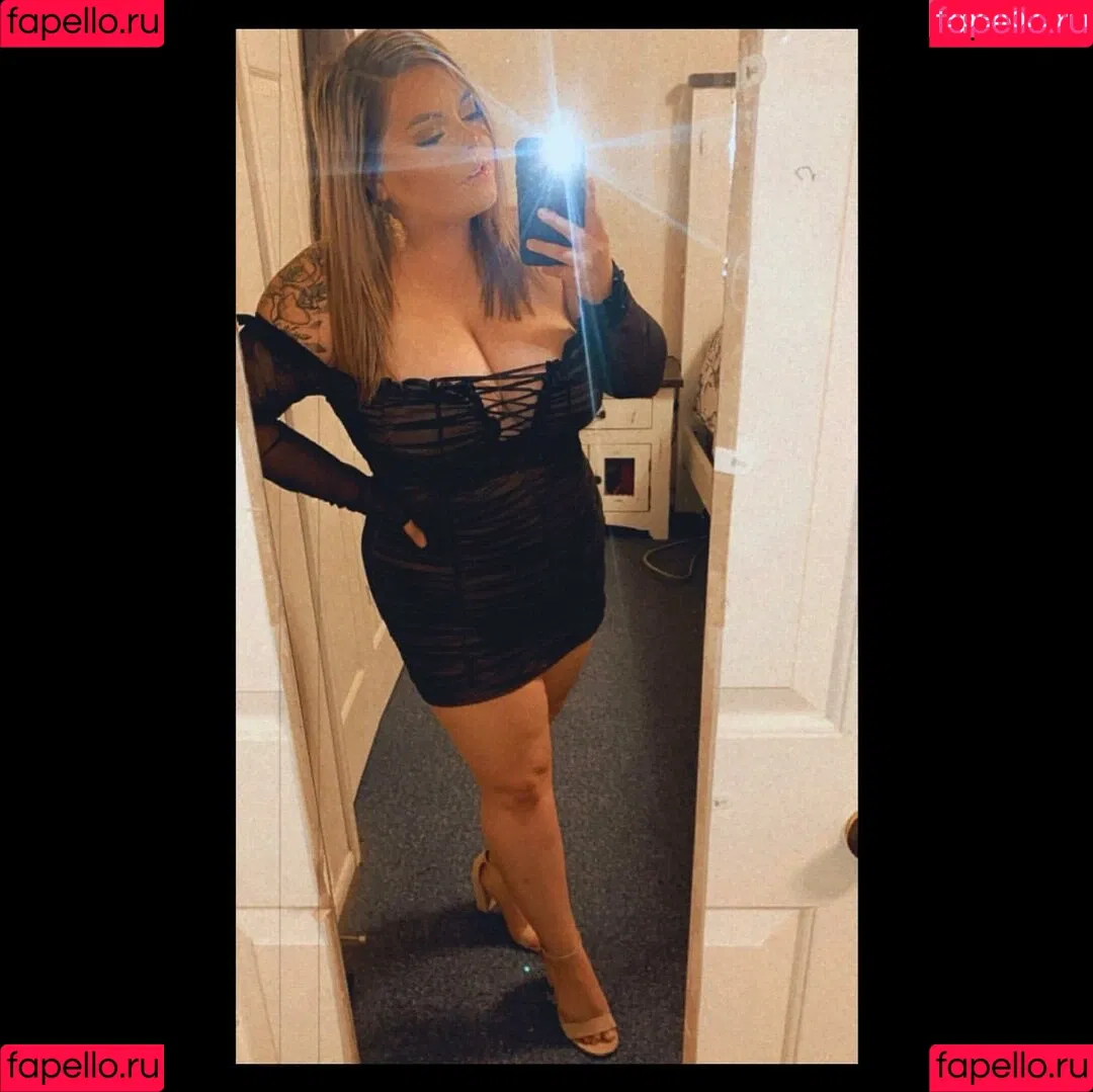 Lilly Zamora Onlyfans Photo Gallery 