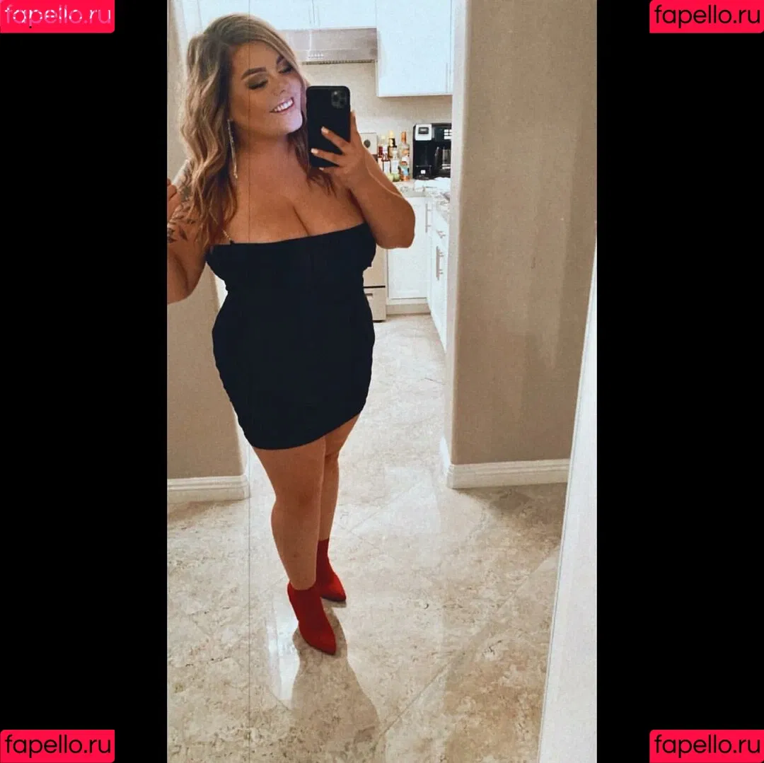 Lilly Zamora Onlyfans Photo Gallery 