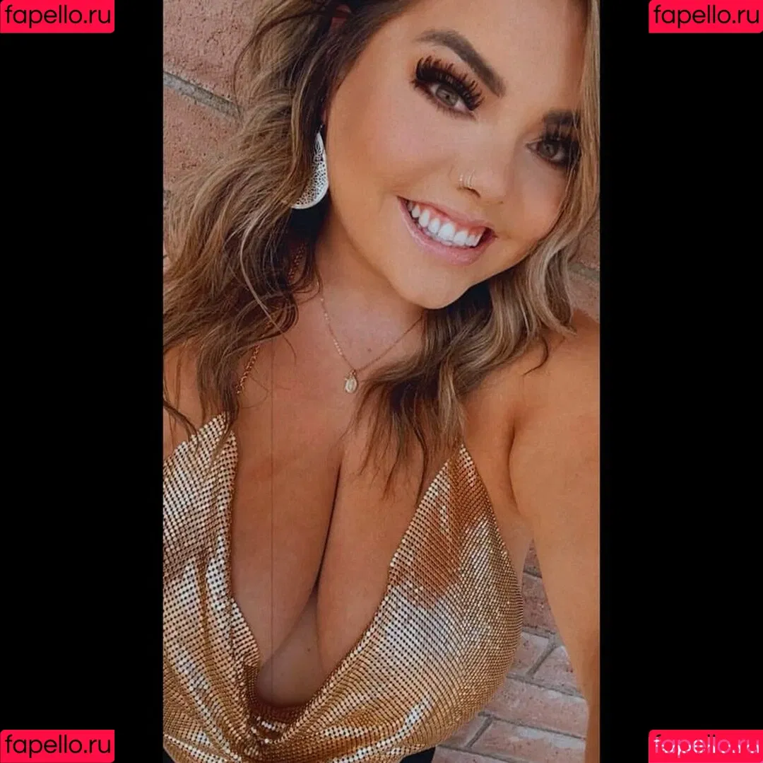 Lilly Zamora Onlyfans Photo Gallery 