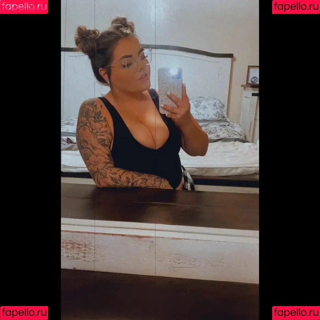 Lilly Zamora Onlyfans Photo Gallery 