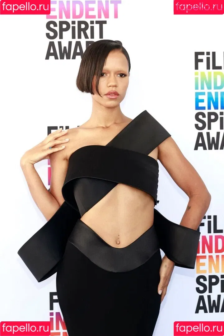 Taylor Russell Onlyfans Photo Gallery 