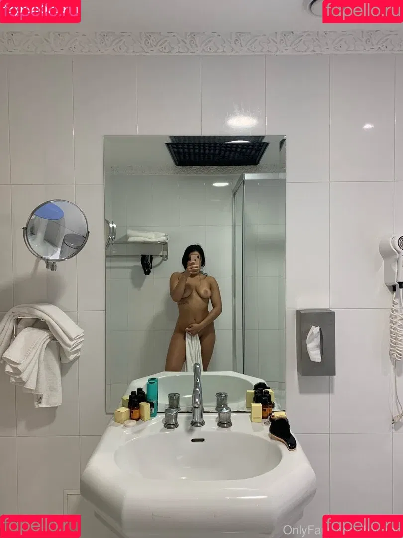 Bella Lagares Onlyfans Photo Gallery 