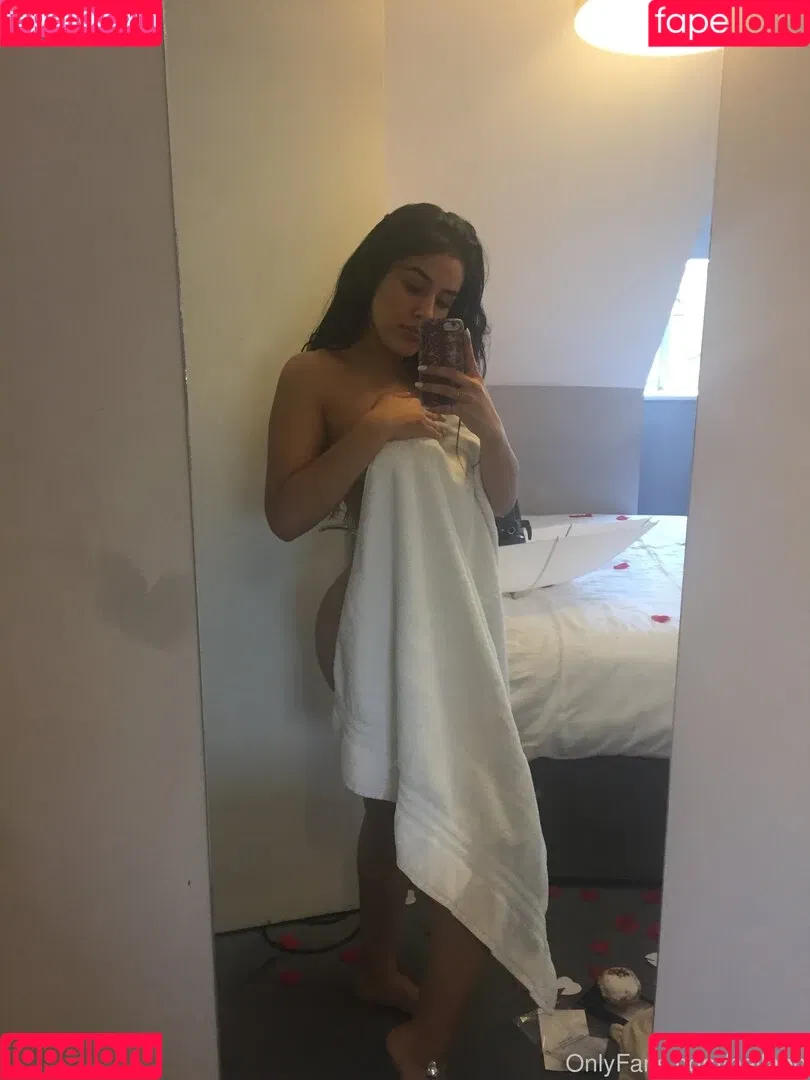 Bella Lagares Onlyfans Photo Gallery 
