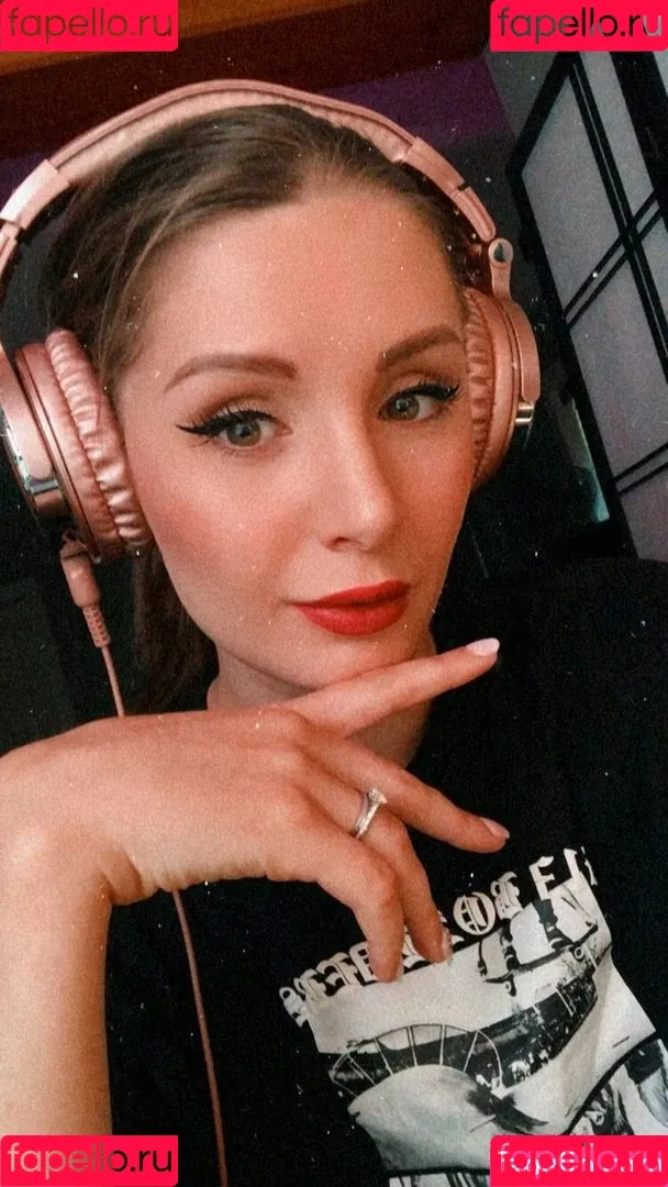 Lauren Southern Onlyfans Photo Gallery 