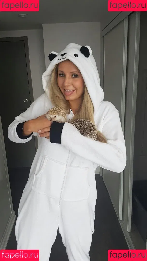 Lauren Southern Onlyfans Photo Gallery 
