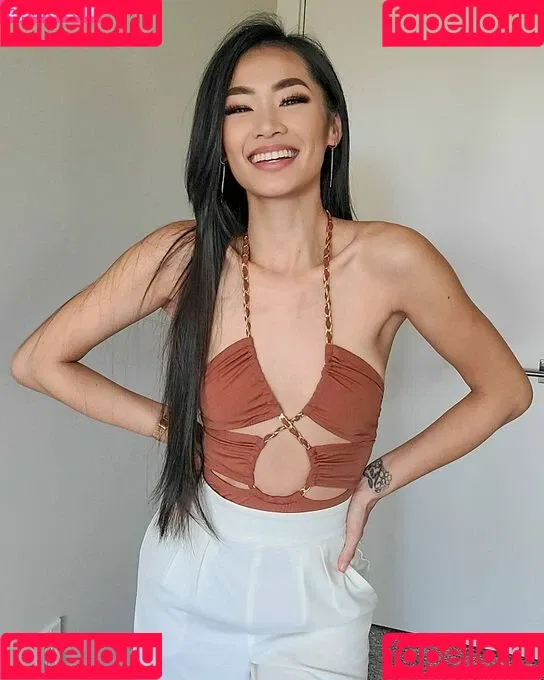 Elizabeth Tran Onlyfans Photo Gallery 