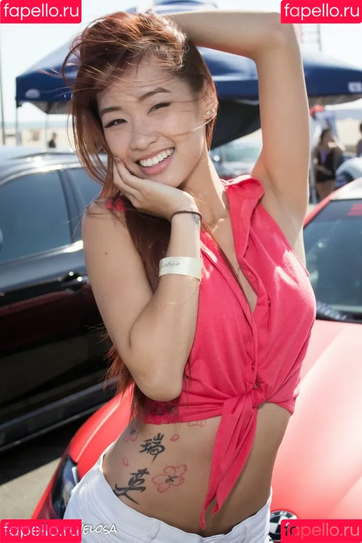 Elizabeth Tran Onlyfans Photo Gallery 
