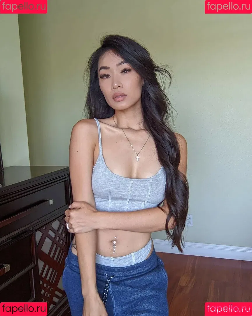 Elizabeth Tran Onlyfans Photo Gallery 