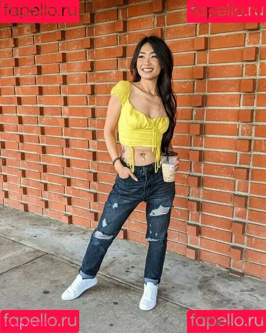 Elizabeth Tran Onlyfans Photo Gallery 