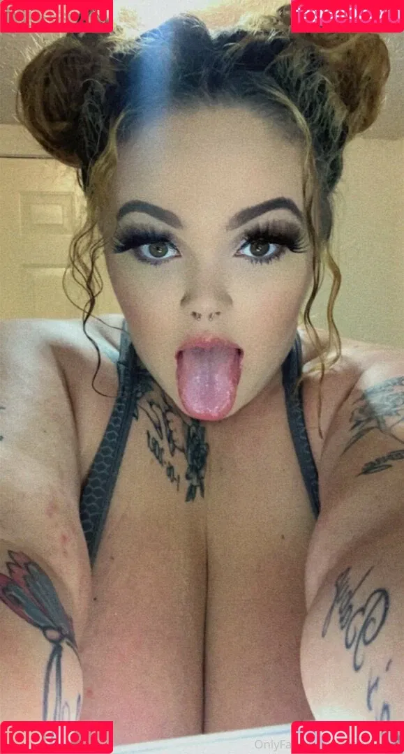 crybabymak Onlyfans Photo Gallery 