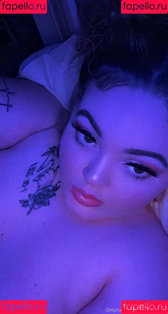 crybabymak Onlyfans Photo Gallery 